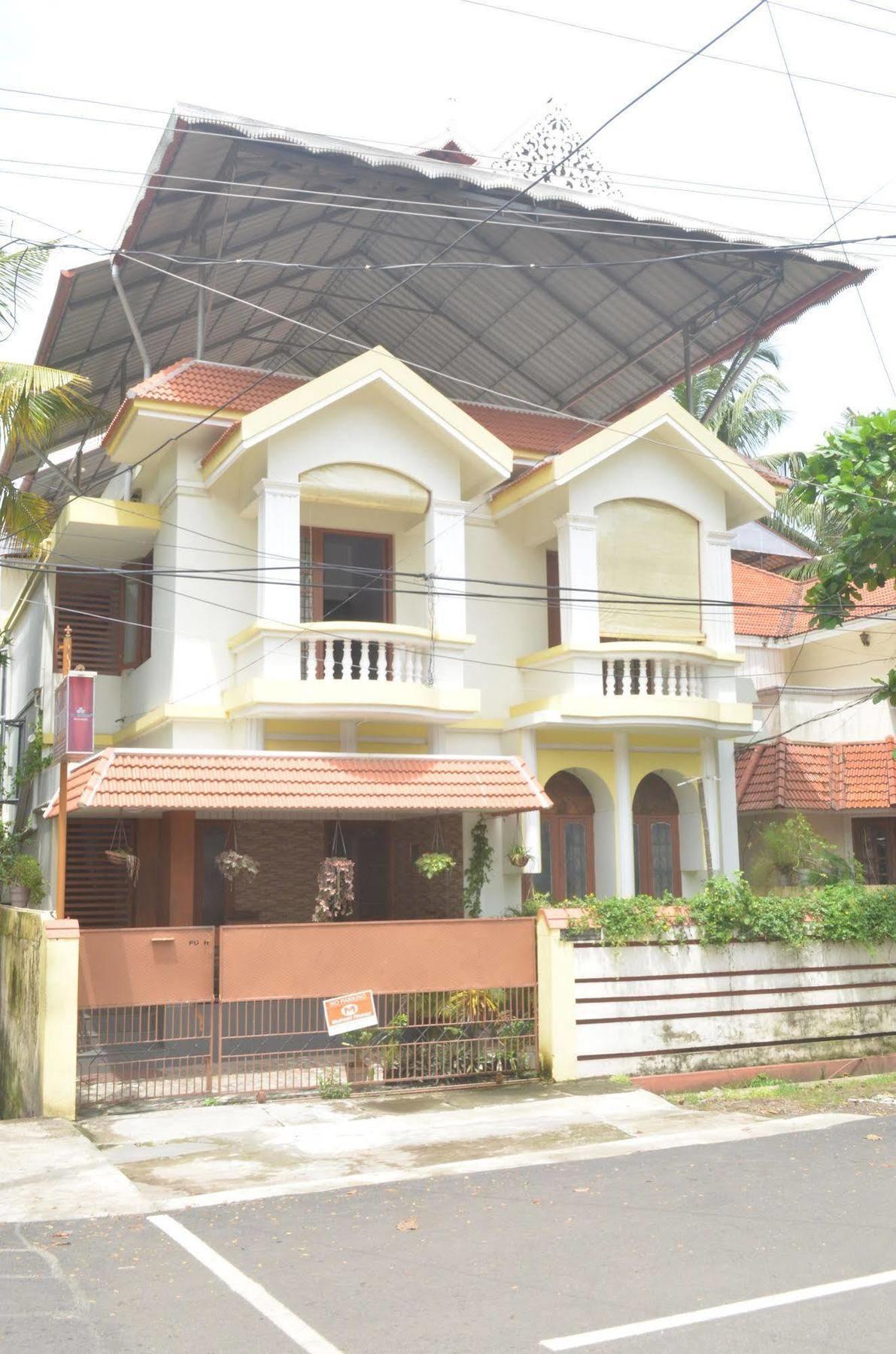 Aroma Home Stay Kochi ภายนอก รูปภาพ