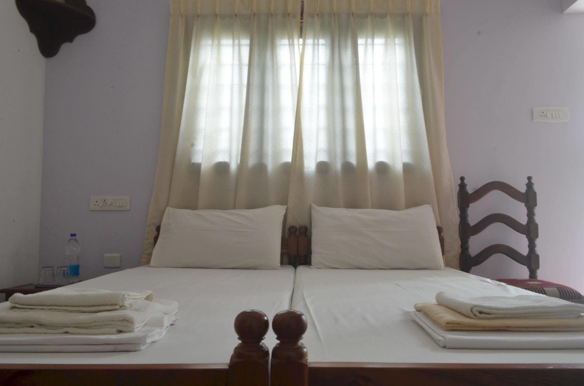 Aroma Home Stay Kochi ภายนอก รูปภาพ