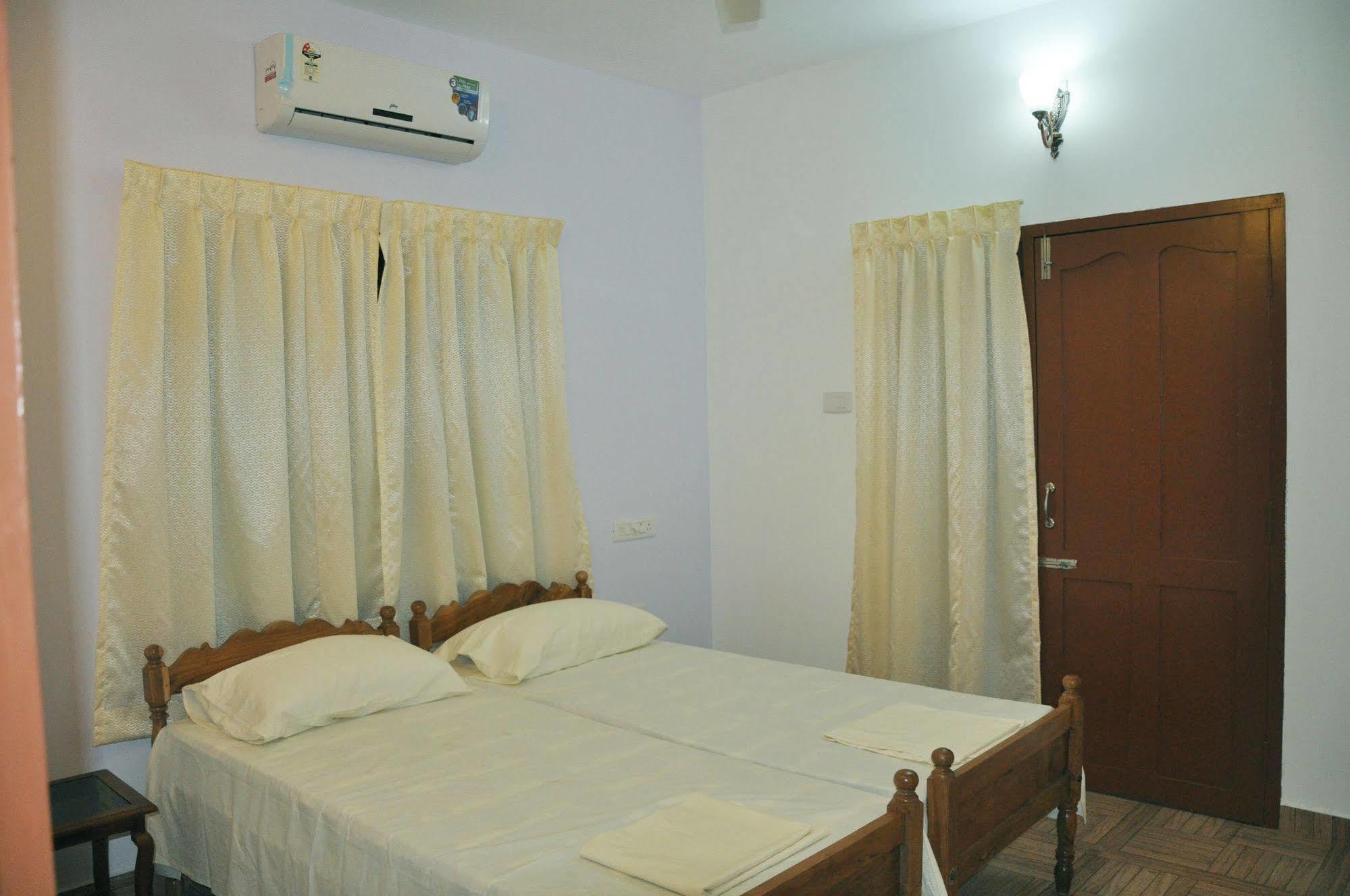 Aroma Home Stay Kochi ภายนอก รูปภาพ