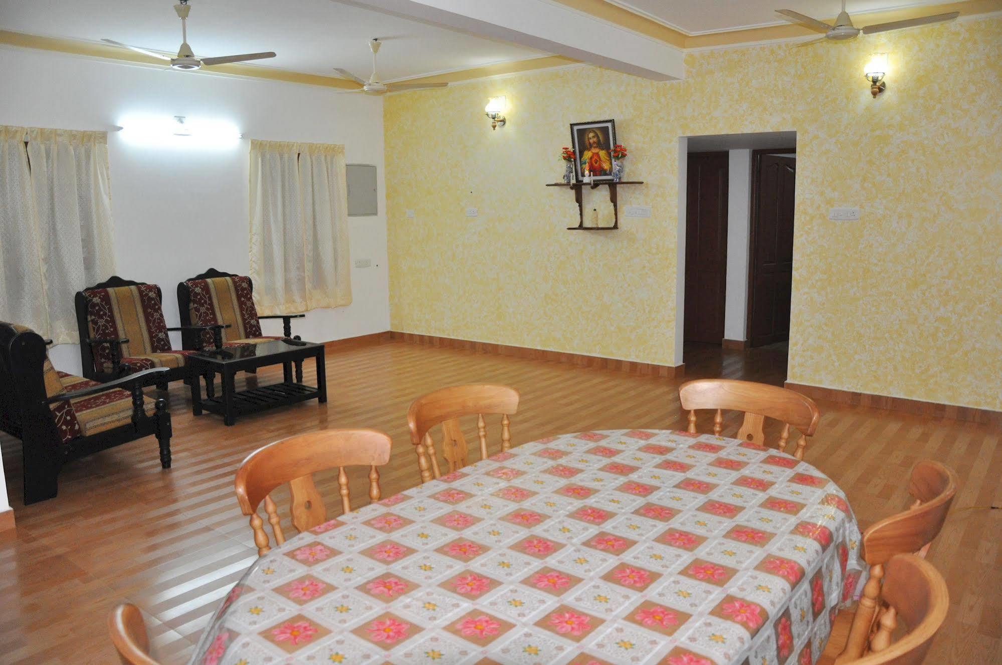 Aroma Home Stay Kochi ภายนอก รูปภาพ